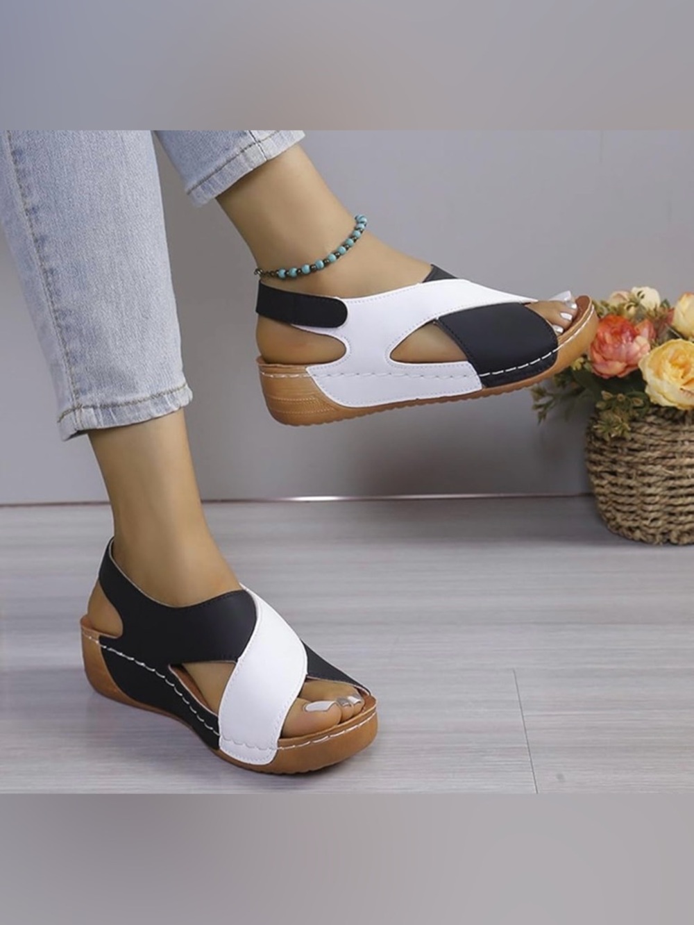 Amazon Essentials Black and White Slip-On Women's Sandals
